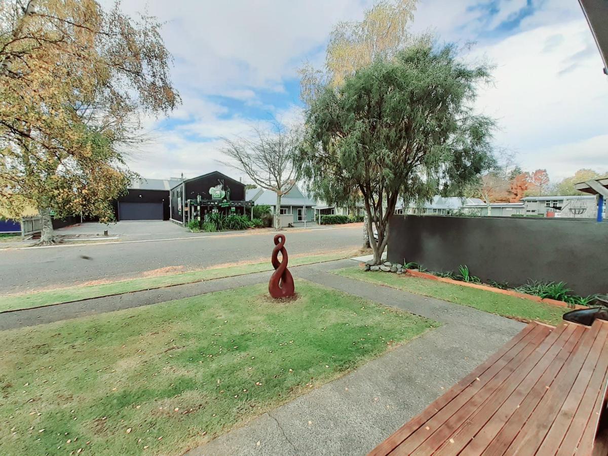 Tongariro River Retreat トゥランギ エクステリア 写真