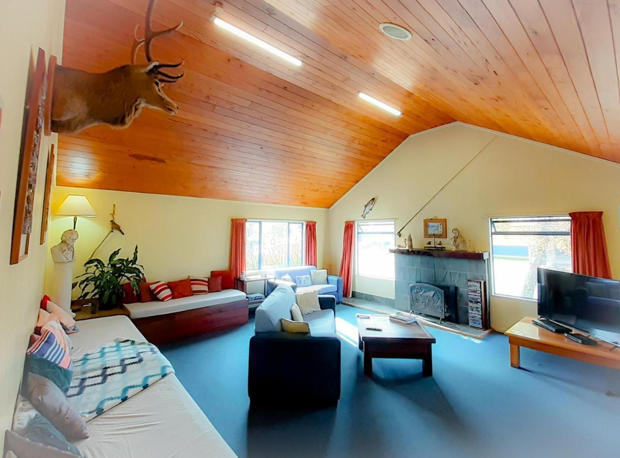 Tongariro River Retreat トゥランギ エクステリア 写真